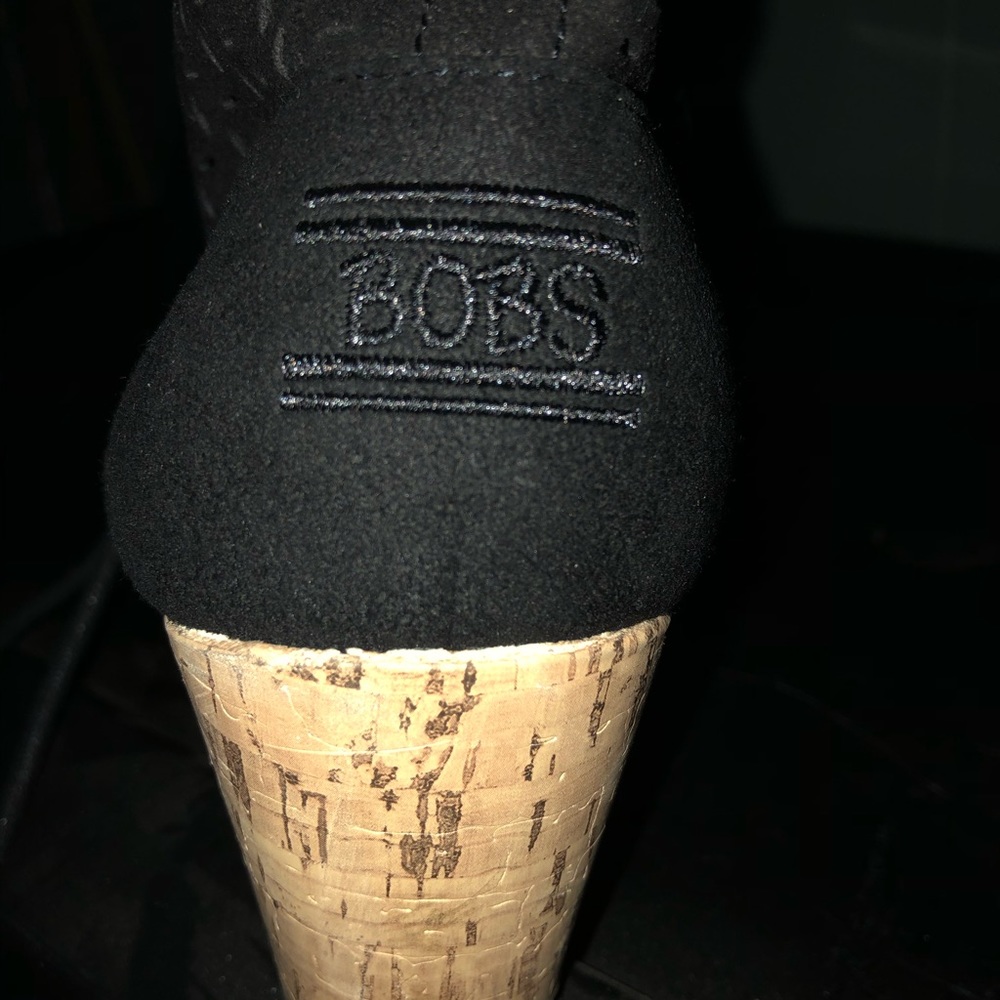 Black Bobs
